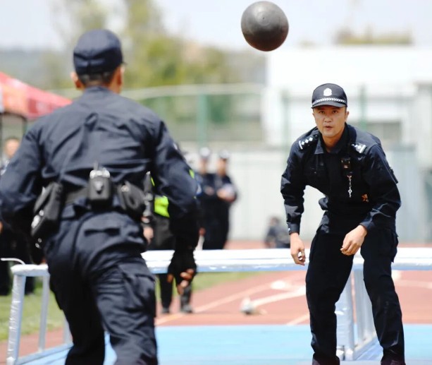 “亮剑—2026”云南监狱人民警察警务实战大比武开幕